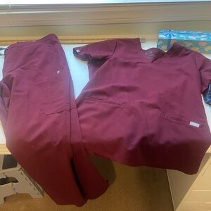 Figs women’s scrub set